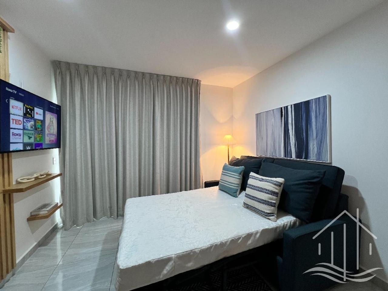Apartment Promo!-queen Beds-near Beach-1st Floor-poolside-sleep 6 Mazatlan