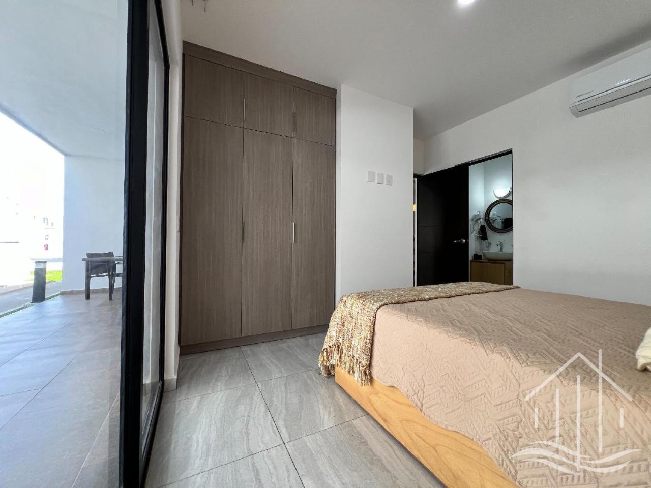 Promo!-queen Beds-near Beach-1st Floor-poolside-sleep 6 Apartment